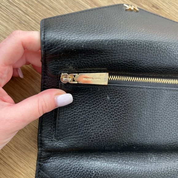 Michael Kors Envelope Wallet - Picture 3 of 5